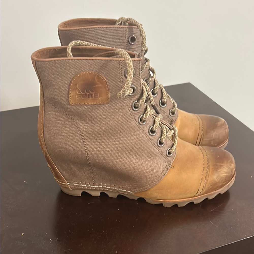 Sorel Two-Tone Heeled Boots
